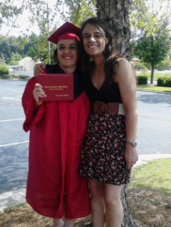 Mom Wears Daughter’s Dress to Her Graduation