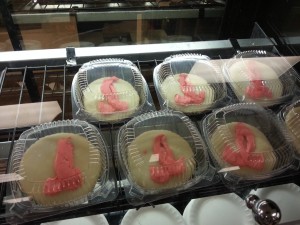 Cancer awareness gone wrong- cupcake looks like a penis