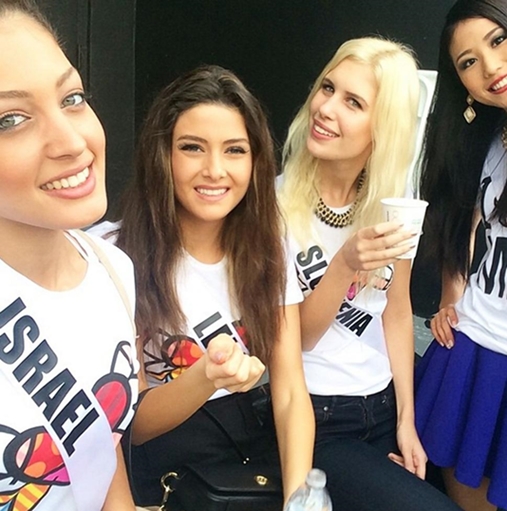 miss lebanese clairms miss Isralel photo-bombed her selfie